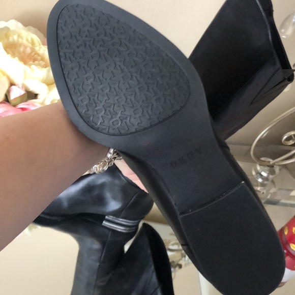Edgy Chic DKNY Striped Heel Black Leather Boots - Picture 10 of 14